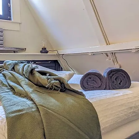 Storestay Damsquare Guest house